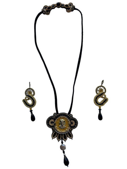 PHARAON SOUL – Collier con bottone vintage del faraone in ottone