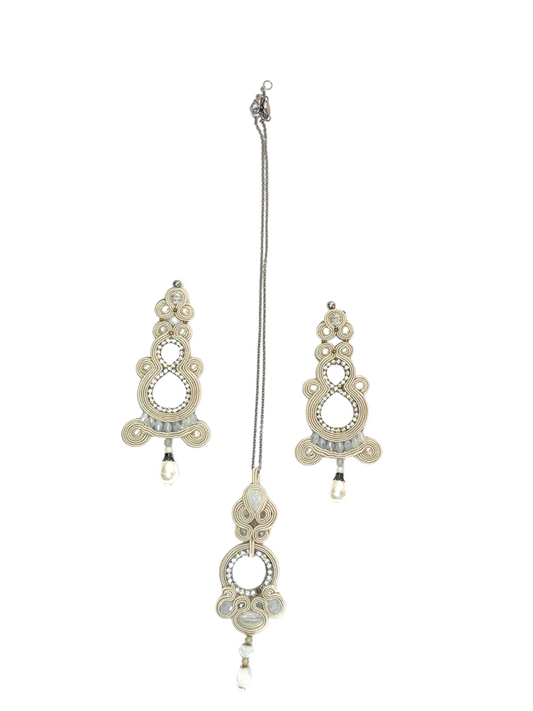 Selene – Parure in argento 925 con perle naturali e opale